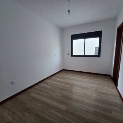 Casa Residencial com 189m², 4 quartos, 3 suítes, 2 garagens, no bairro Rio Tavares em Florianópolis