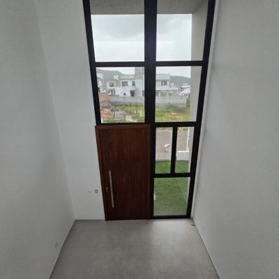 Casa Residencial com 189m², 4 quartos, 3 suítes, 2 garagens, no bairro Rio Tavares em Florianópolis