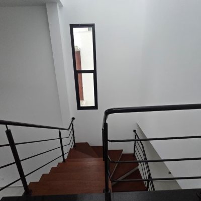 Casa Residencial com 189m², 4 quartos, 3 suítes, 2 garagens, no bairro Rio Tavares em Florianópolis