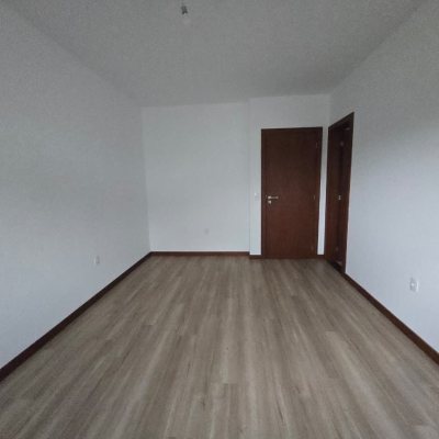 Casa Residencial com 189m², 4 quartos, 3 suítes, 2 garagens, no bairro Rio Tavares em Florianópolis