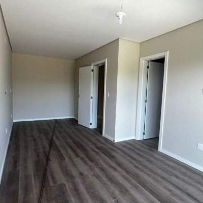 Casa Residencial com 176m², 3 quartos, 3 suítes, 2 garagens, no bairro Cacupé em Florianópolis