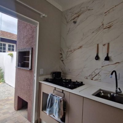 Casa Residencial com 80m², 2 quartos, 1 suíte, 1 garagem, no bairro São João Do Rio Vermelho em Florianópolis