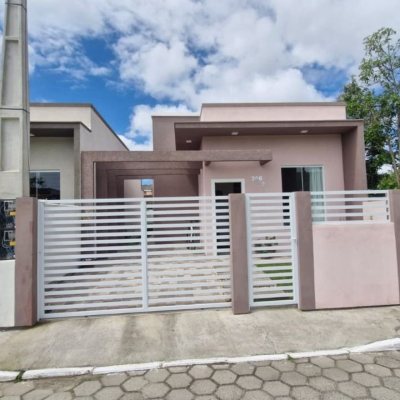 Casa Residencial com 80m², 2 quartos, 1 suíte, 1 garagem, no bairro São João Do Rio Vermelho em Florianópolis