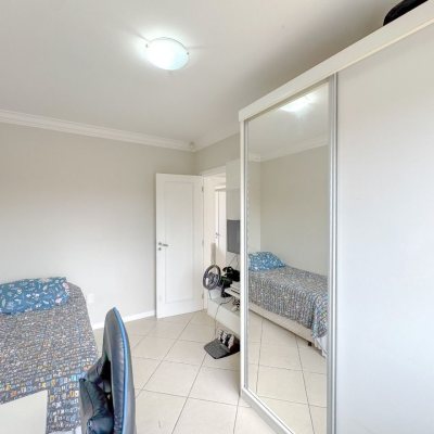 Casa Residencial com 189m², 3 quartos, 1 suíte, 2 garagens, no bairro Centro em Palhoça