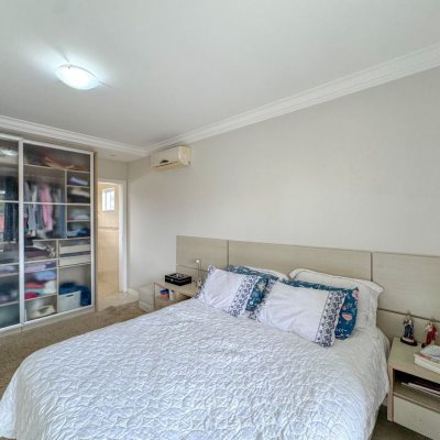 Casa Residencial com 189m², 3 quartos, 1 suíte, 2 garagens, no bairro Centro em Palhoça