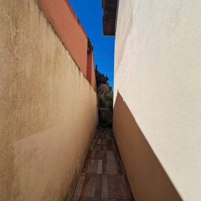 Casa Residencial com 100m², 2 quartos, 1 garagem, no bairro Ingleses do Rio Vermelho em Florianópolis