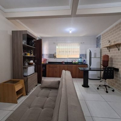 Casa Residencial com 100m², 2 quartos, 1 garagem, no bairro Ingleses do Rio Vermelho em Florianópolis