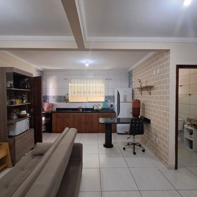 Casa Residencial com 100m², 2 quartos, 1 garagem, no bairro Ingleses do Rio Vermelho em Florianópolis