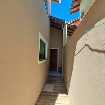 Casa Residencial com 100m², 2 quartos, 1 garagem, no bairro Ingleses do Rio Vermelho em Florianópolis