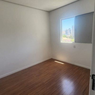 Apartamentos com 95m², 3 quartos, 1 suíte, 1 garagem, no bairro Centro em Florianópolis