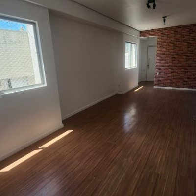 Apartamentos com 95m², 3 quartos, 1 suíte, 1 garagem, no bairro Centro em Florianópolis