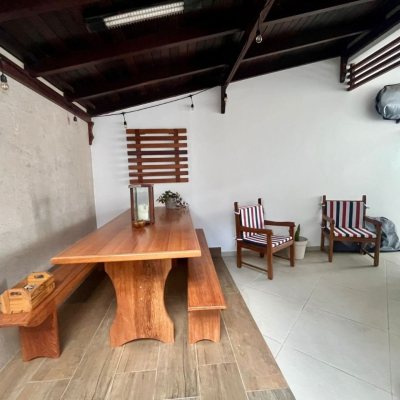 Casa Residencial com 121m², 3 quartos, 1 suíte, 2 garagens, no bairro Campeche em Florianópolis