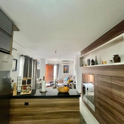 Casa Residencial com 121m², 3 quartos, 1 suíte, 2 garagens, no bairro Campeche em Florianópolis
