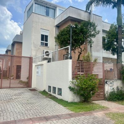 Casa Residencial com 121m², 3 quartos, 1 suíte, 2 garagens, no bairro Campeche em Florianópolis