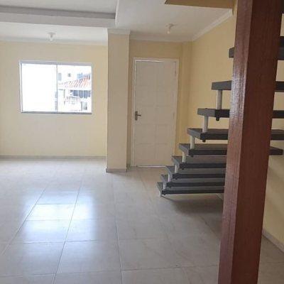 Sobrado Residencial com 80m², 2 quartos, 2 suítes, 1 garagem, no bairro Ingleses do Rio Vermelho em Florianópolis
