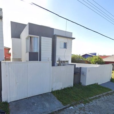 Casa Residencial com 96m², 2 quartos, 2 garagens, no bairro Rio Tavares em Florianópolis