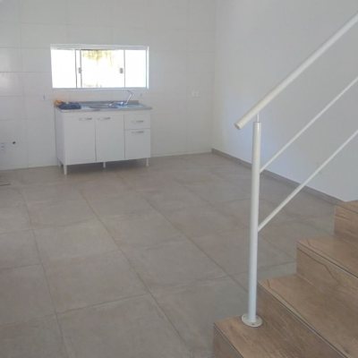 Casa Residencial com 96m², 2 quartos, 2 garagens, no bairro Rio Tavares em Florianópolis