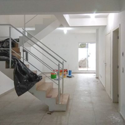 Casa Residencial com 96m², 2 quartos, 2 garagens, no bairro Rio Tavares em Florianópolis