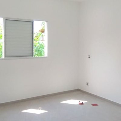 Casa Residencial com 96m², 2 quartos, 2 garagens, no bairro Rio Tavares em Florianópolis