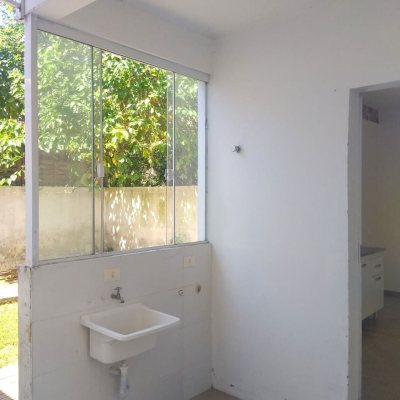 Casa Residencial com 96m², 2 quartos, 2 garagens, no bairro Rio Tavares em Florianópolis