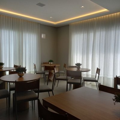 Studio Residencial com 37m², 1 quarto, 1 garagem, no bairro Coqueiros em Florianópolis