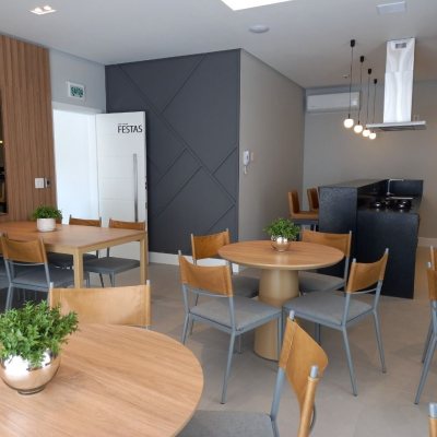 Studio Residencial com 37m², 1 quarto, 1 garagem, no bairro Coqueiros em Florianópolis