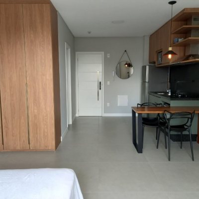 Studio Residencial com 37m², 1 quarto, 1 garagem, no bairro Coqueiros em Florianópolis