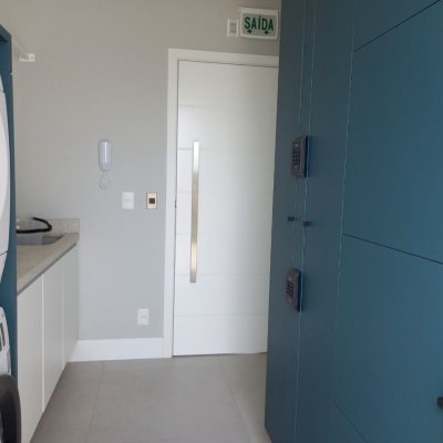 Studio Residencial com 37m², 1 quarto, 1 garagem, no bairro Coqueiros em Florianópolis