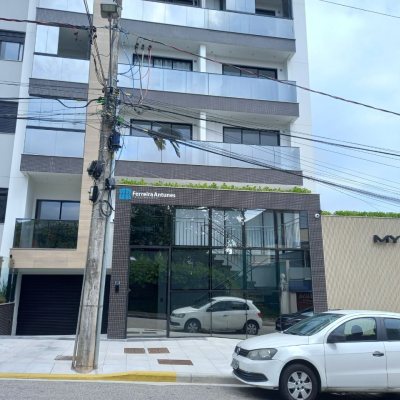 Studio Residencial com 37m², 1 quarto, 1 garagem, no bairro Coqueiros em Florianópolis