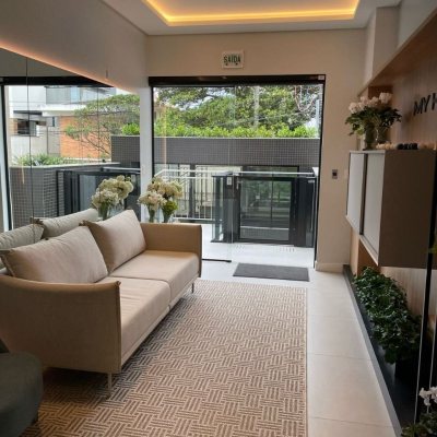 Studio Residencial com 37m², 1 quarto, 1 garagem, no bairro Coqueiros em Florianópolis