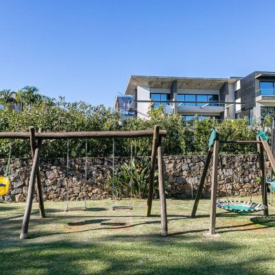 Terrenos Residenciais com 761m², no bairro Cacupé em Florianópolis