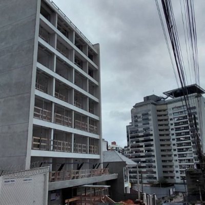 Studio Residencial com 30m², 1 quarto, 1 garagem, no bairro Centro em Florianópolis