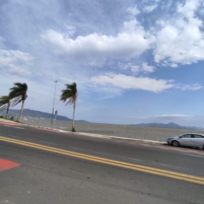 Apartamentos com 104m², 3 quartos, 1 suíte, 1 garagem, no bairro Coqueiros em Florianópolis