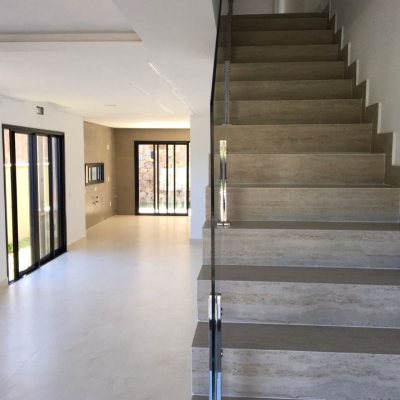 Casa Residencial com 180m², 3 quartos, 3 suítes, 2 garagens, no bairro Saco Grande em Florianópolis