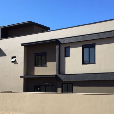 Casa Residencial com 180m², 3 quartos, 3 suítes, 2 garagens, no bairro Saco Grande em Florianópolis