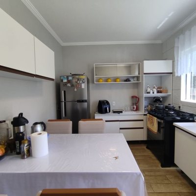 Casa Residencial com 104m², 2 quartos, 1 garagem, no bairro Cachoeira Do Bom Jesus em Florianópolis