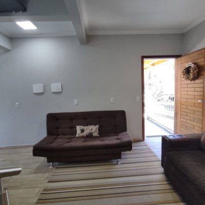 Casa Residencial com 104m², 2 quartos, 1 garagem, no bairro Cachoeira Do Bom Jesus em Florianópolis