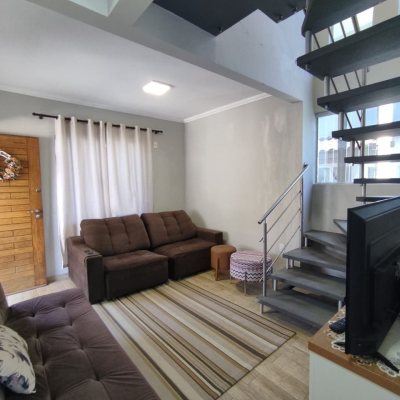 Casa Residencial com 104m², 2 quartos, 1 garagem, no bairro Cachoeira Do Bom Jesus em Florianópolis