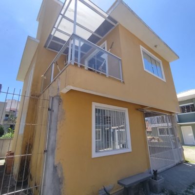 Casa Residencial com 104m², 2 quartos, 1 garagem, no bairro Cachoeira Do Bom Jesus em Florianópolis