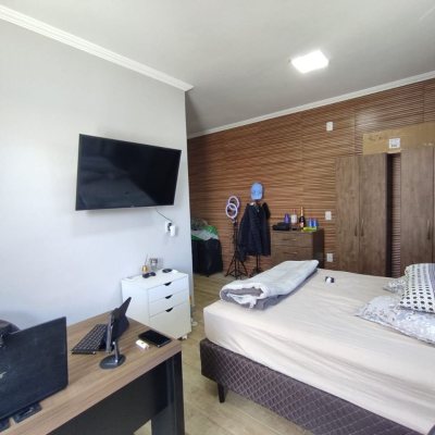 Casa Residencial com 104m², 2 quartos, 1 garagem, no bairro Cachoeira Do Bom Jesus em Florianópolis