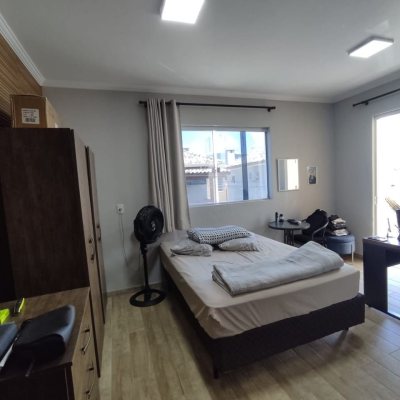 Casa Residencial com 104m², 2 quartos, 1 garagem, no bairro Cachoeira Do Bom Jesus em Florianópolis