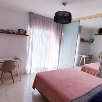 Casa Residencial com 115m², 2 quartos, 3 garagens, no bairro Forquilhas em São José