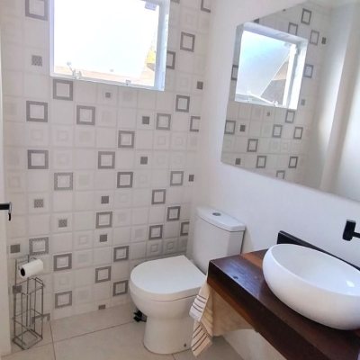 Casa Residencial com 115m², 2 quartos, 3 garagens, no bairro Forquilhas em São José