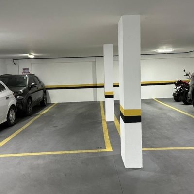 Garagem Comercial com 12m², 2 garagens, no bairro Centro em Florianópolis