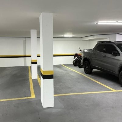 Garagem Comercial com 12m², 2 garagens, no bairro Centro em Florianópolis