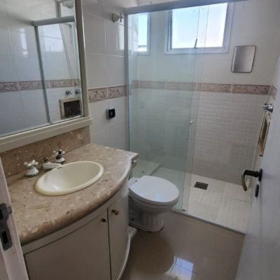 Apartamentos com 90m², 3 quartos, 1 suíte, 1 garagem, no bairro Centro em Florianópolis