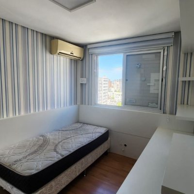 Apartamentos com 90m², 3 quartos, 1 suíte, 1 garagem, no bairro Centro em Florianópolis