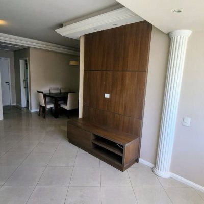 Apartamentos com 90m², 3 quartos, 1 suíte, 1 garagem, no bairro Centro em Florianópolis