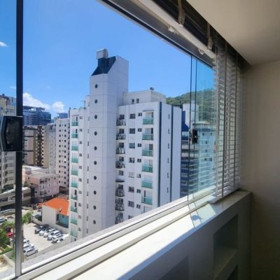 Apartamentos com 90m², 3 quartos, 1 suíte, 1 garagem, no bairro Centro em Florianópolis