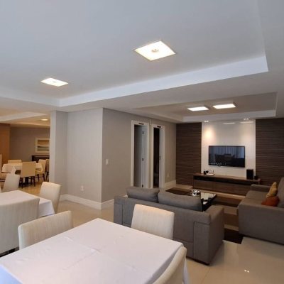 Apartamentos com 131m², 2 quartos, 2 suítes, 2 garagens, no bairro Trindade em Florianópolis